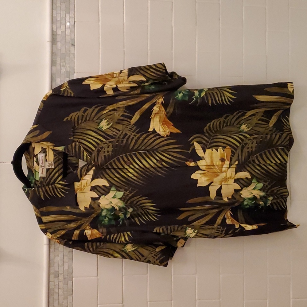 Tommy Bahama 100% silk shirt men's large